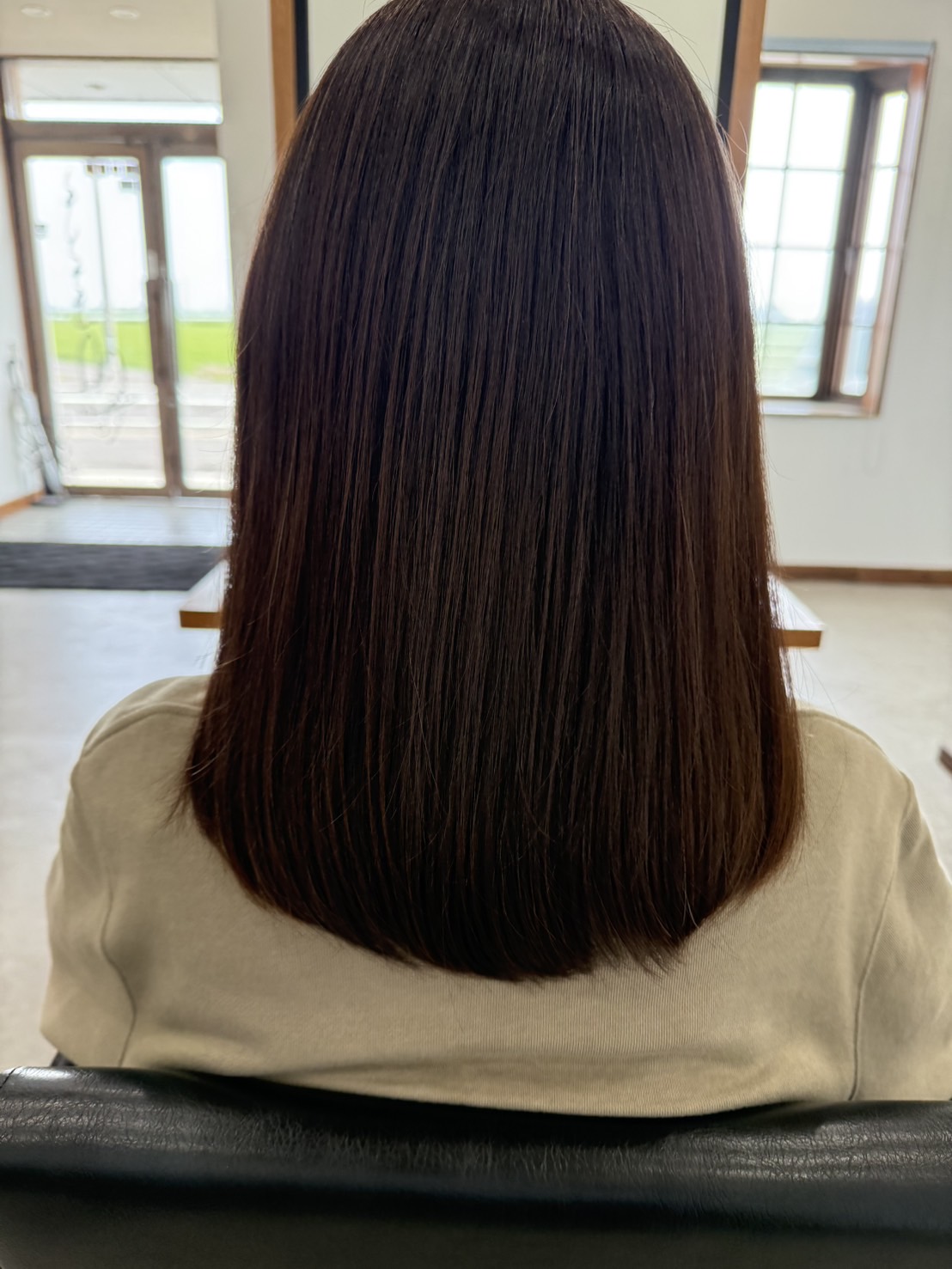 施術後 まとまりのあるミディアムヘア